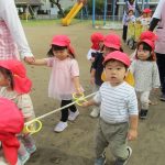 みんなで電車になって出発進行！えいえいおー✊